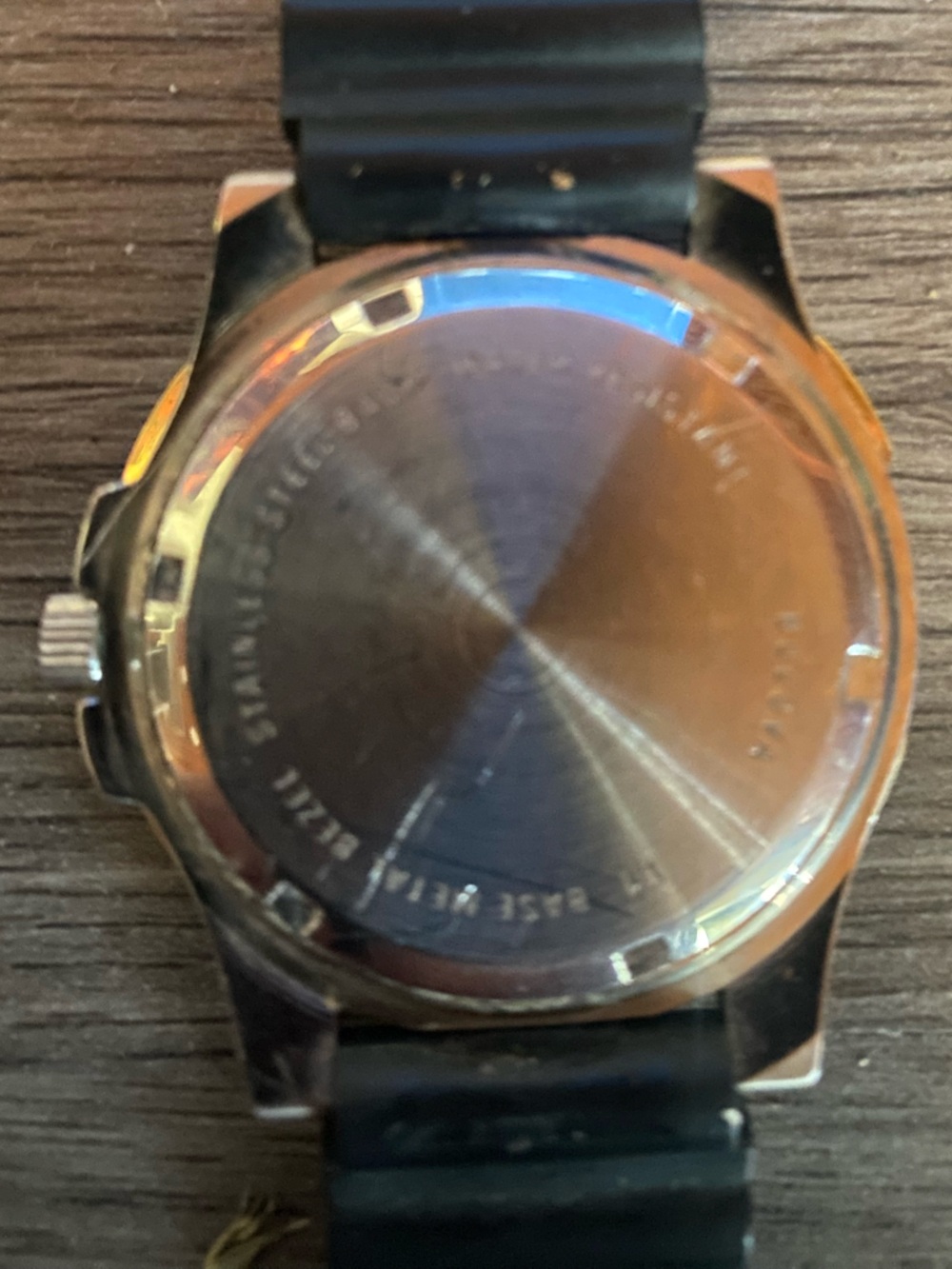 Vintage Caravelle Quartz with Gold-Tone Bezel - Picture 5 of 5